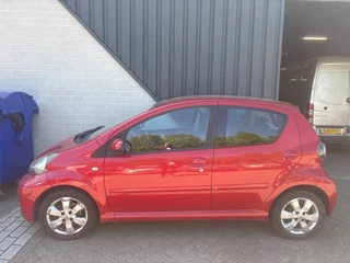 Toyota Aygo 1.0-12V ASPIR. RED