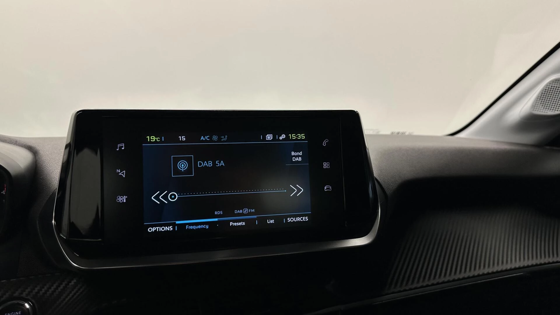 Hoofdafbeelding Peugeot e-208