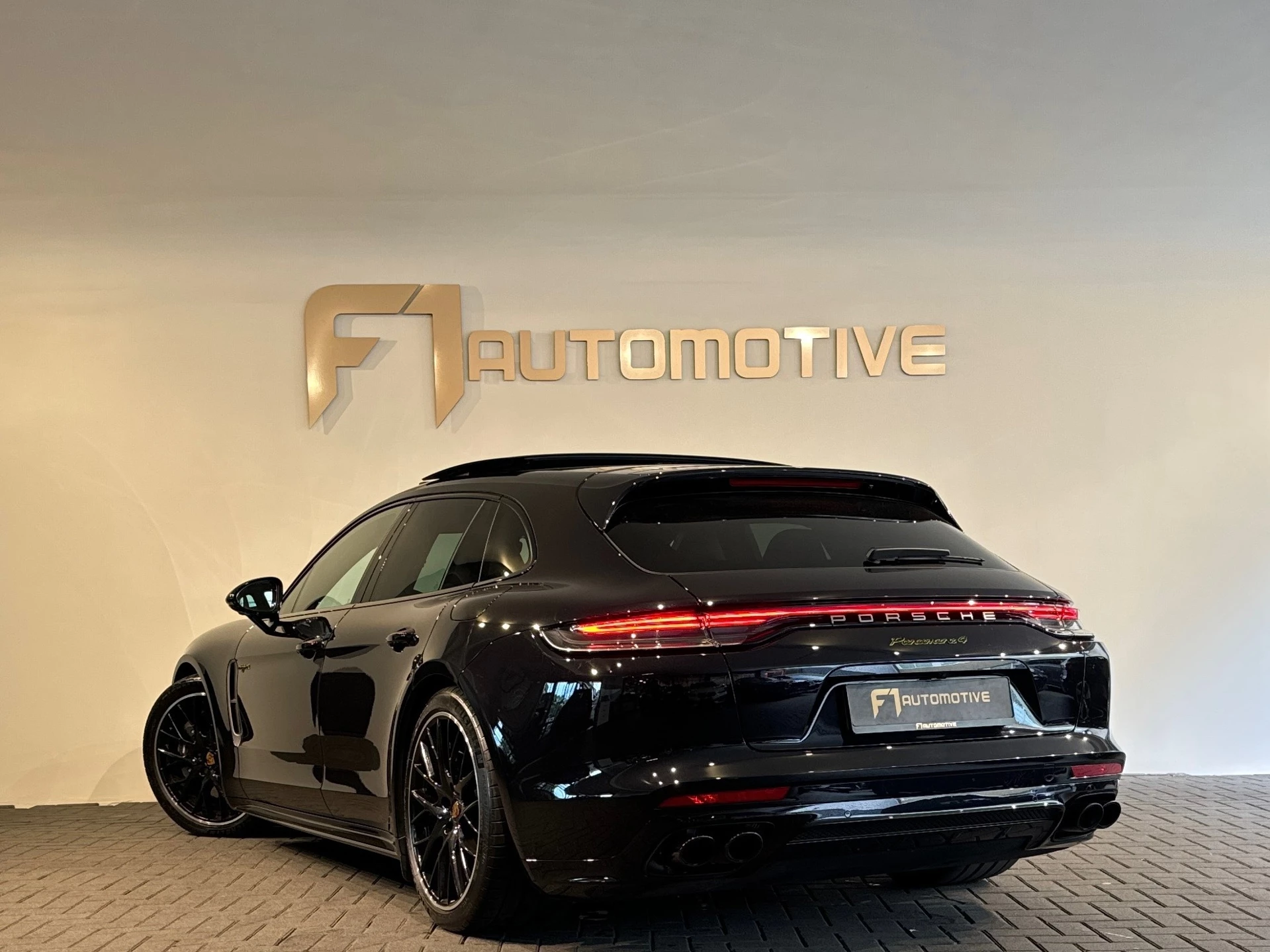 Hoofdafbeelding Porsche Panamera