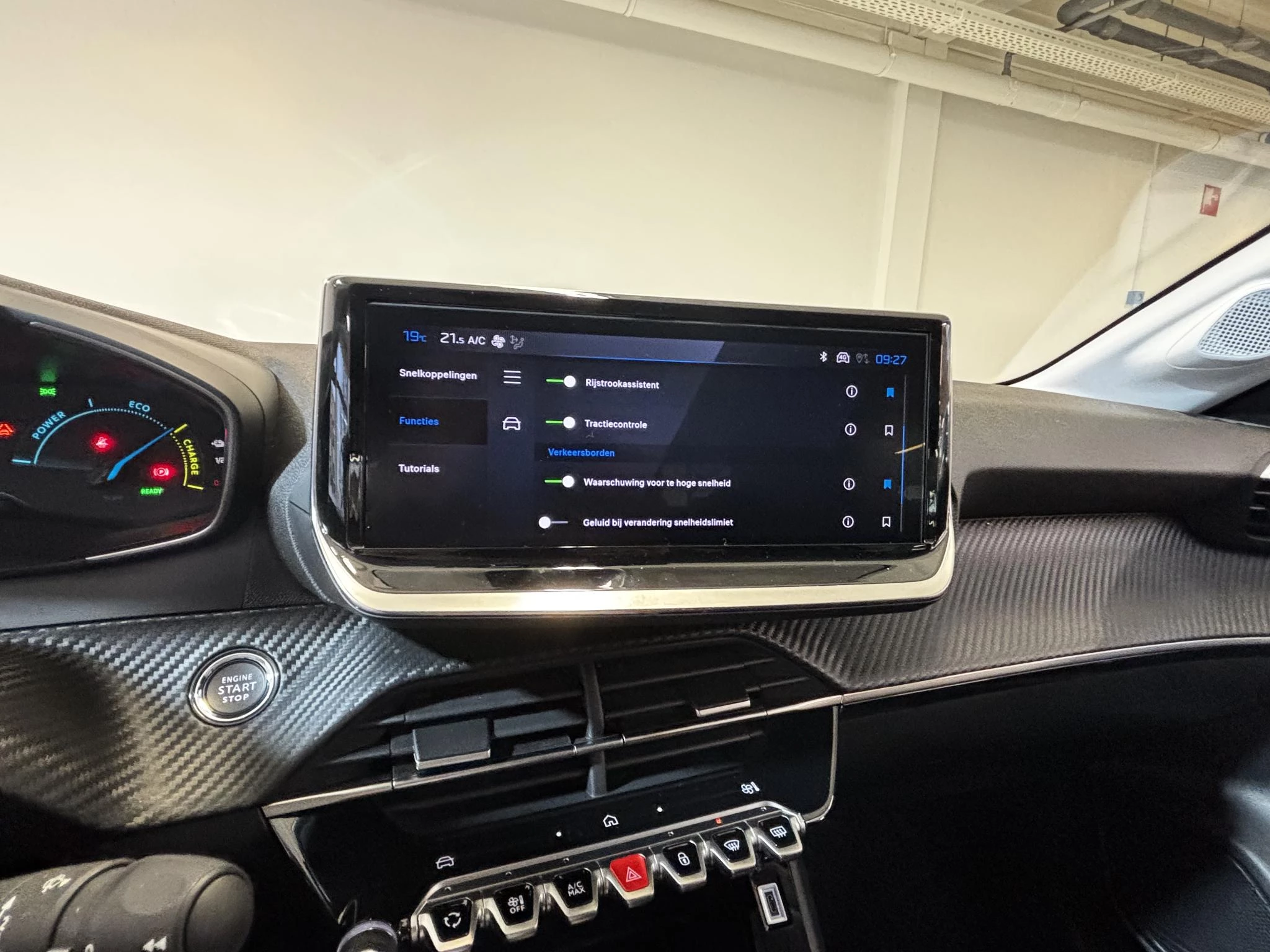 Hoofdafbeelding Peugeot e-208