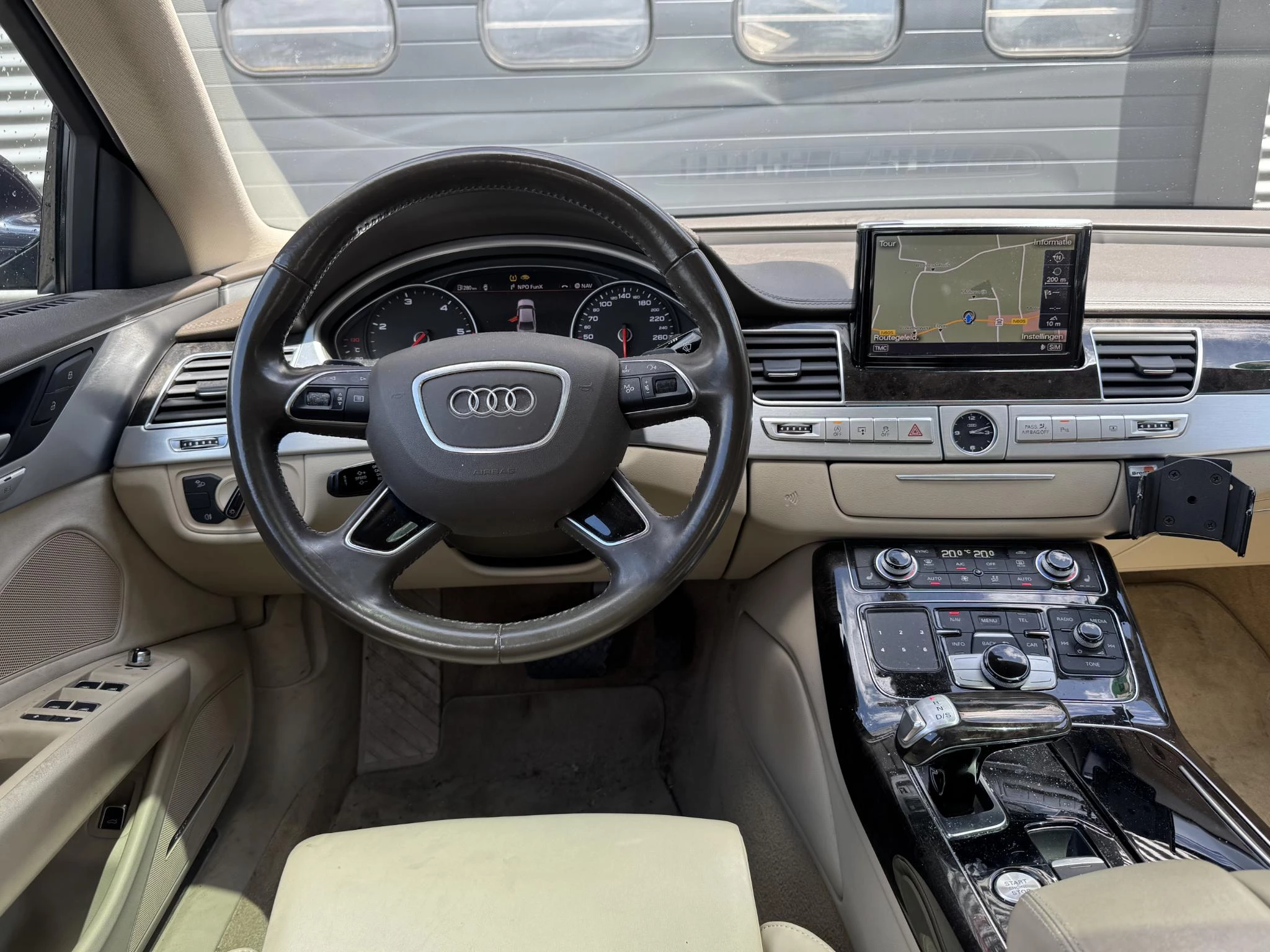 Hoofdafbeelding Audi A8