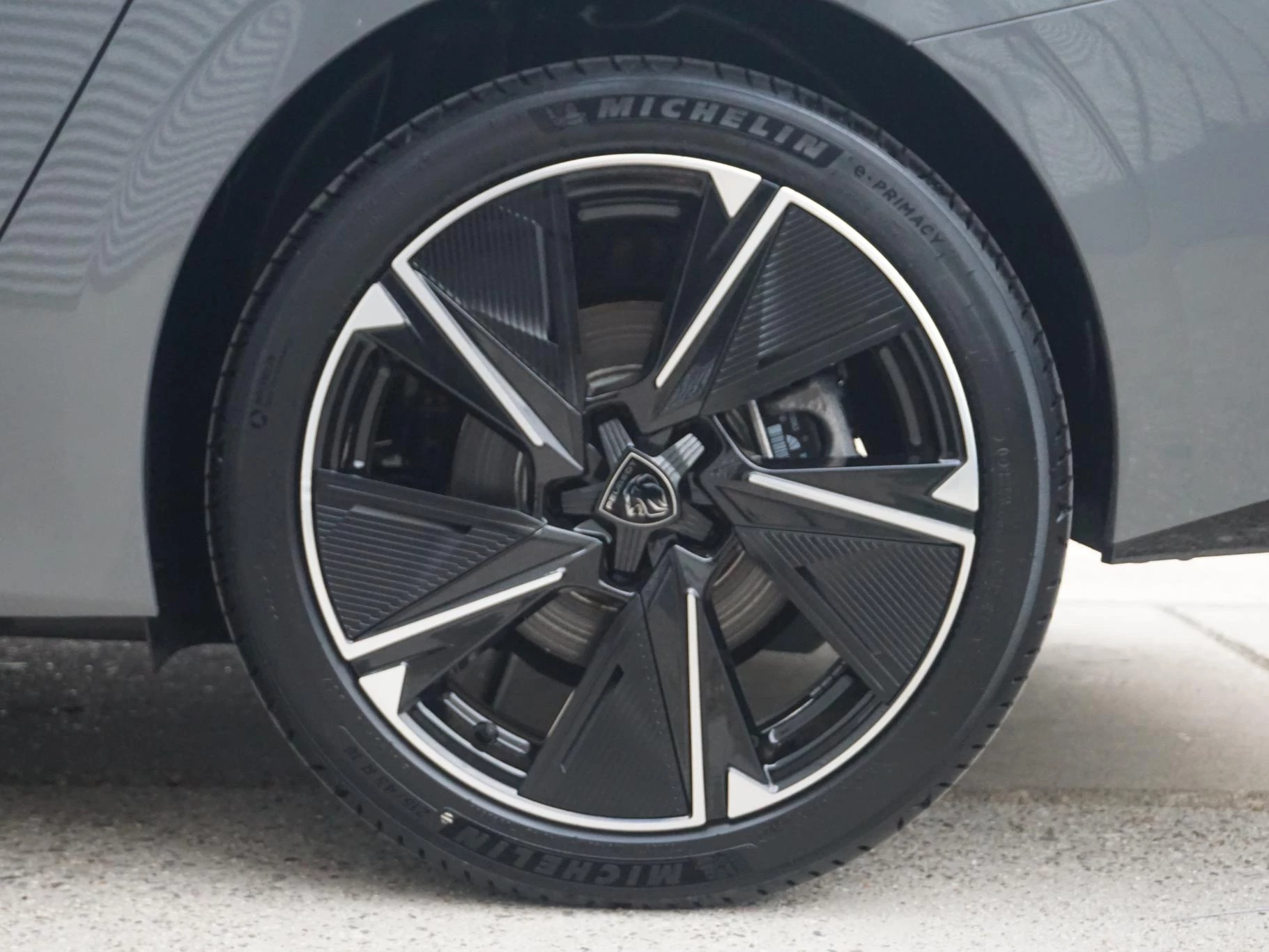 Hoofdafbeelding Peugeot e-308