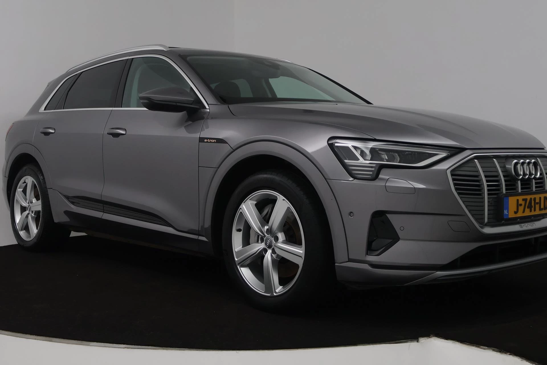 Hoofdafbeelding Audi e-tron