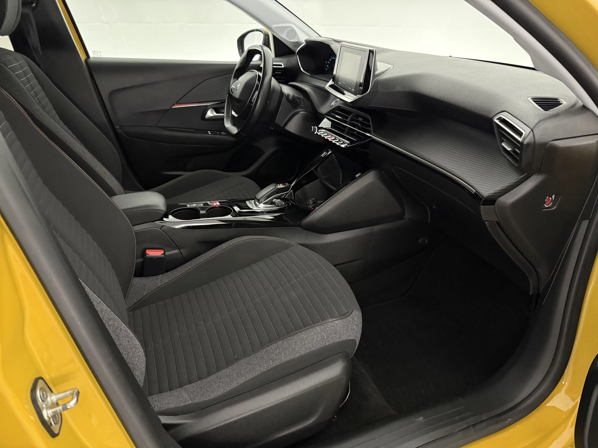 Hoofdafbeelding Peugeot e-208