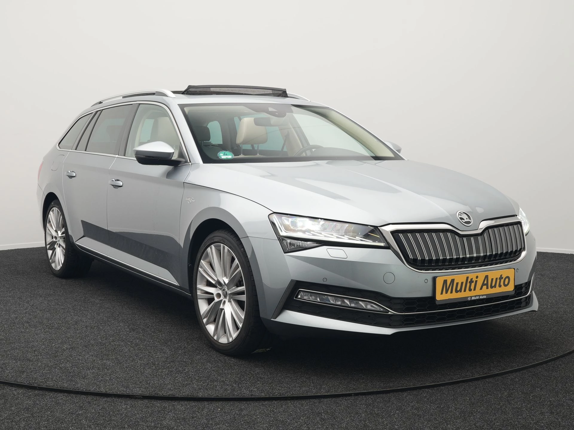 Hoofdafbeelding Škoda Superb