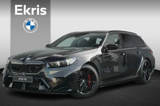 Hoofdafbeelding BMW M5 BMW M5 Touring SNEL LEVERBAAR / Trekhaak / M Compound Remmen / Panorama Dak / M Driver's Pack / Comfort Acces / Head-UP / Bowers & Wilkins / Driving Assistant Professional