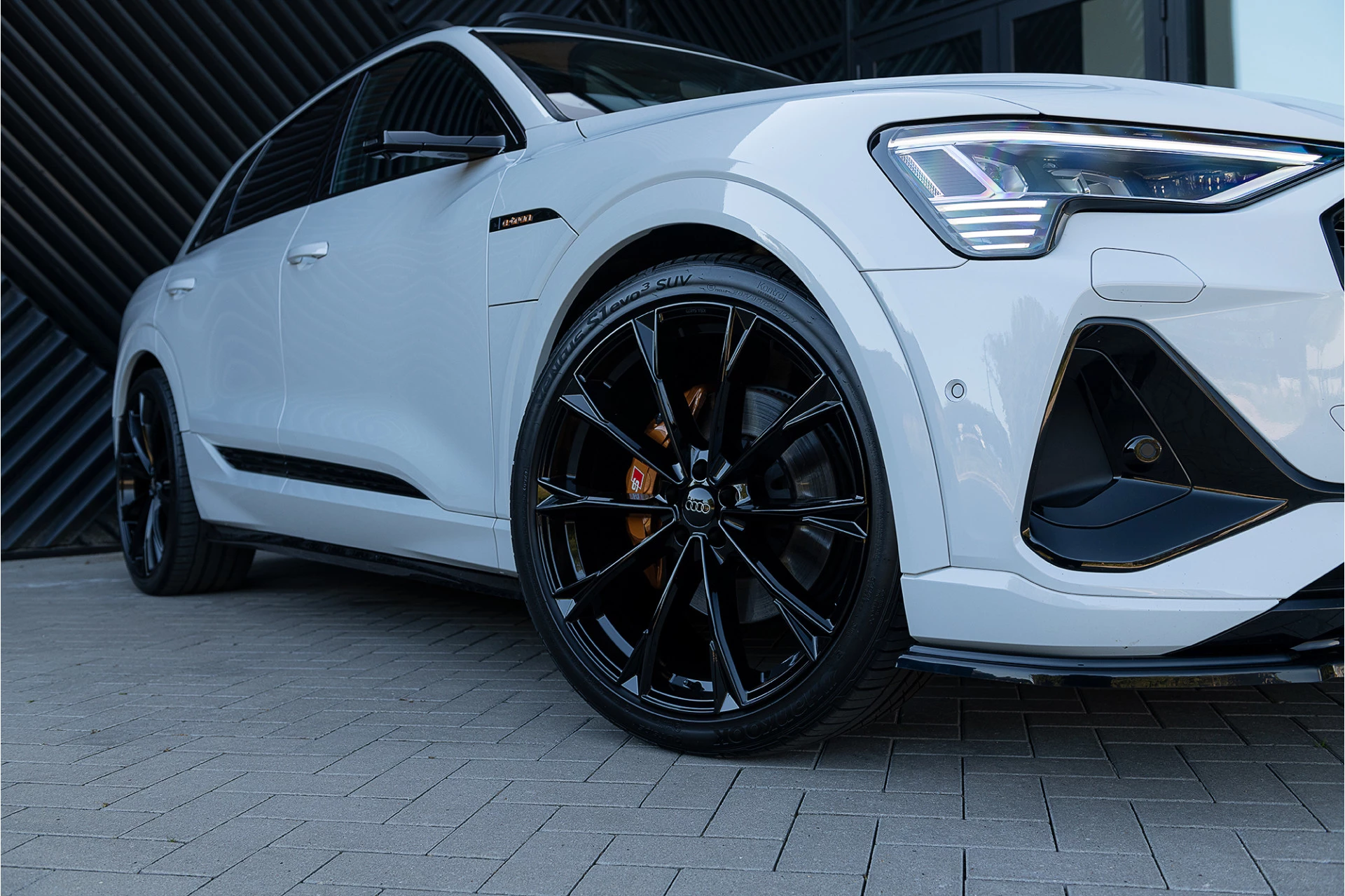 Hoofdafbeelding Audi e-tron