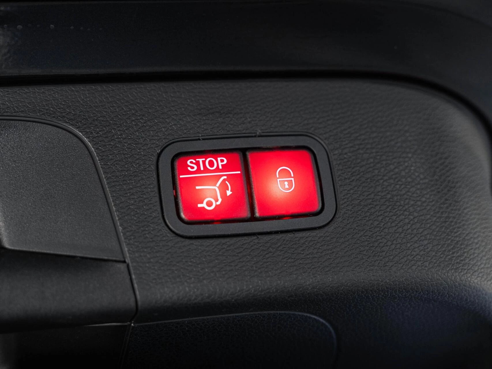 Hoofdafbeelding Mercedes-Benz EQC