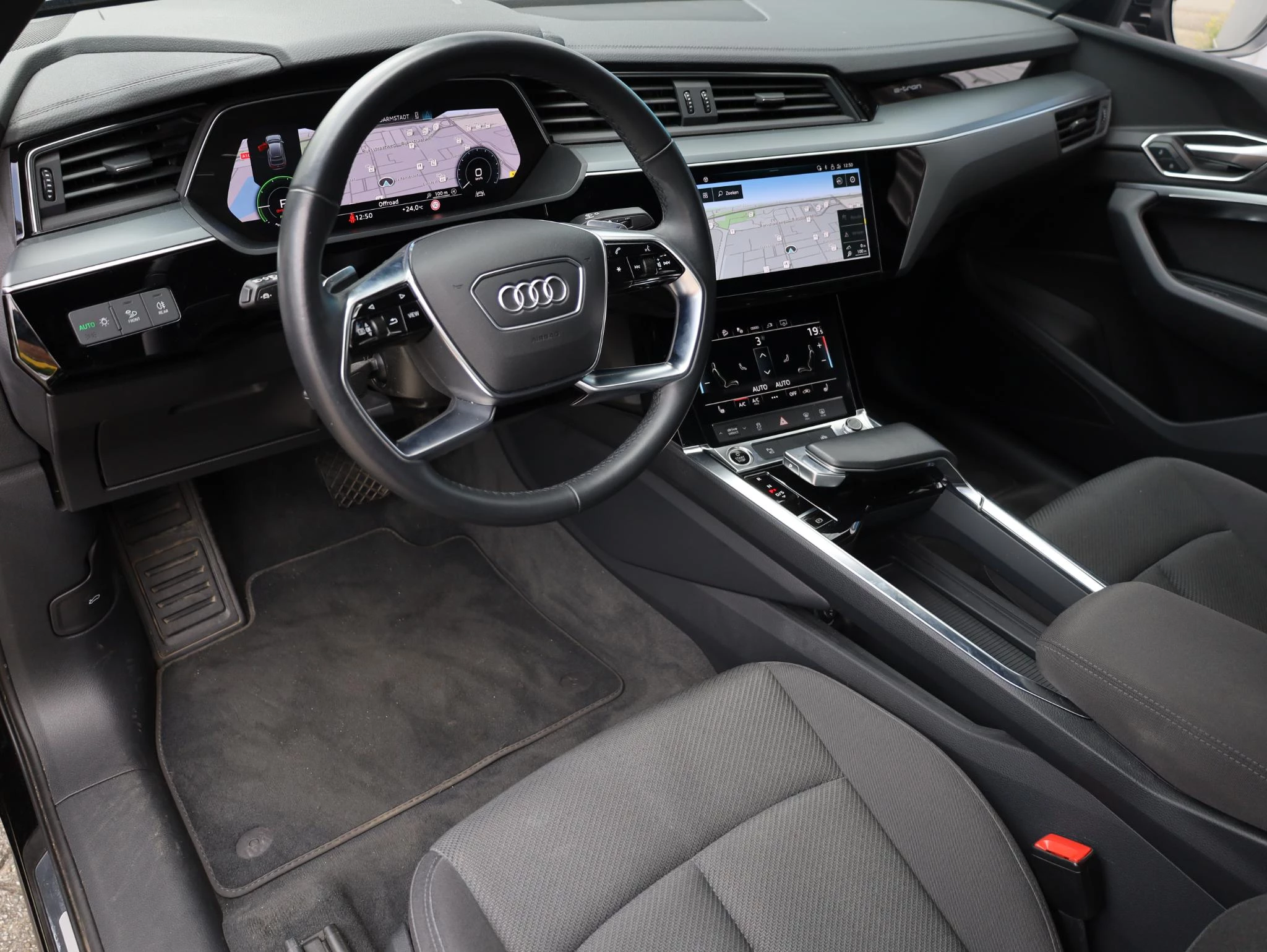 Hoofdafbeelding Audi e-tron