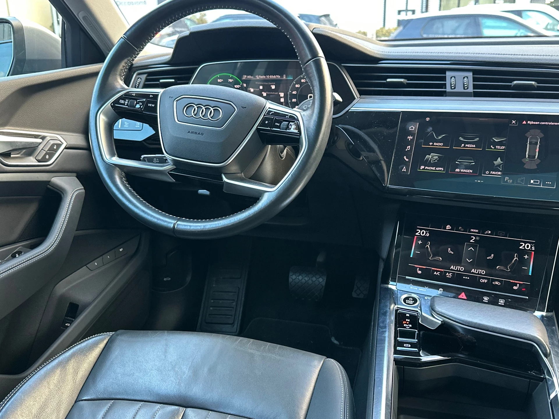 Hoofdafbeelding Audi e-tron