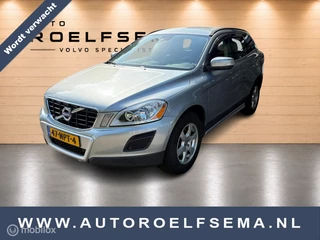 Volvo XC60 2.0T Momentum | Stoelverwarming | Unieke km stand | All Season banden | Afneembare trekhaak | Navigatie | PDC Voor en achter