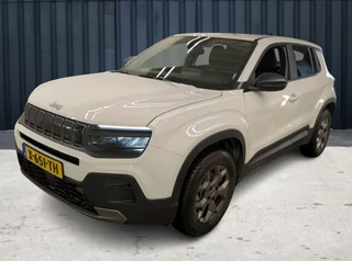 Jeep Avenger Longitude 54 kWh (157 PK) 1e-Eig. & Dealer-Onderh. BOVAG-Garantie. NL-Auto. Warmtepomp, Navigatie/Apple-Carplay/Android-Auto, Cruisecontrol, Keyless-Start, Parkeersensoren, Stoelverwarming, Lm-Velgen-16Inch, Privacy-Glas