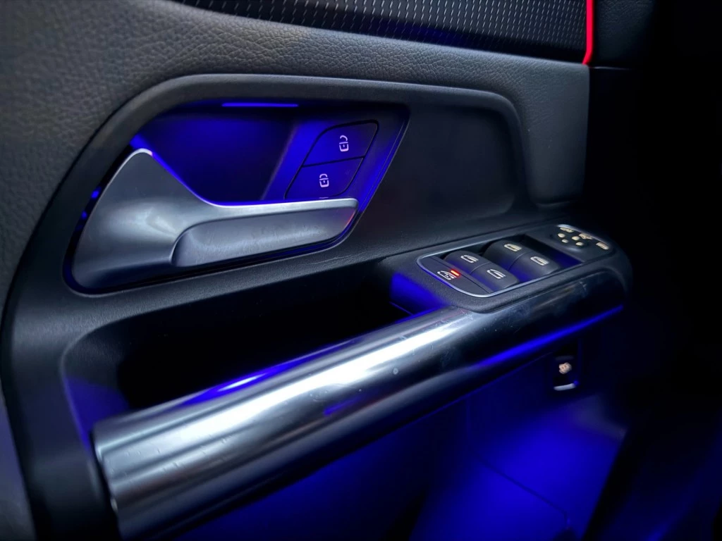 Hoofdafbeelding Mercedes-Benz EQA