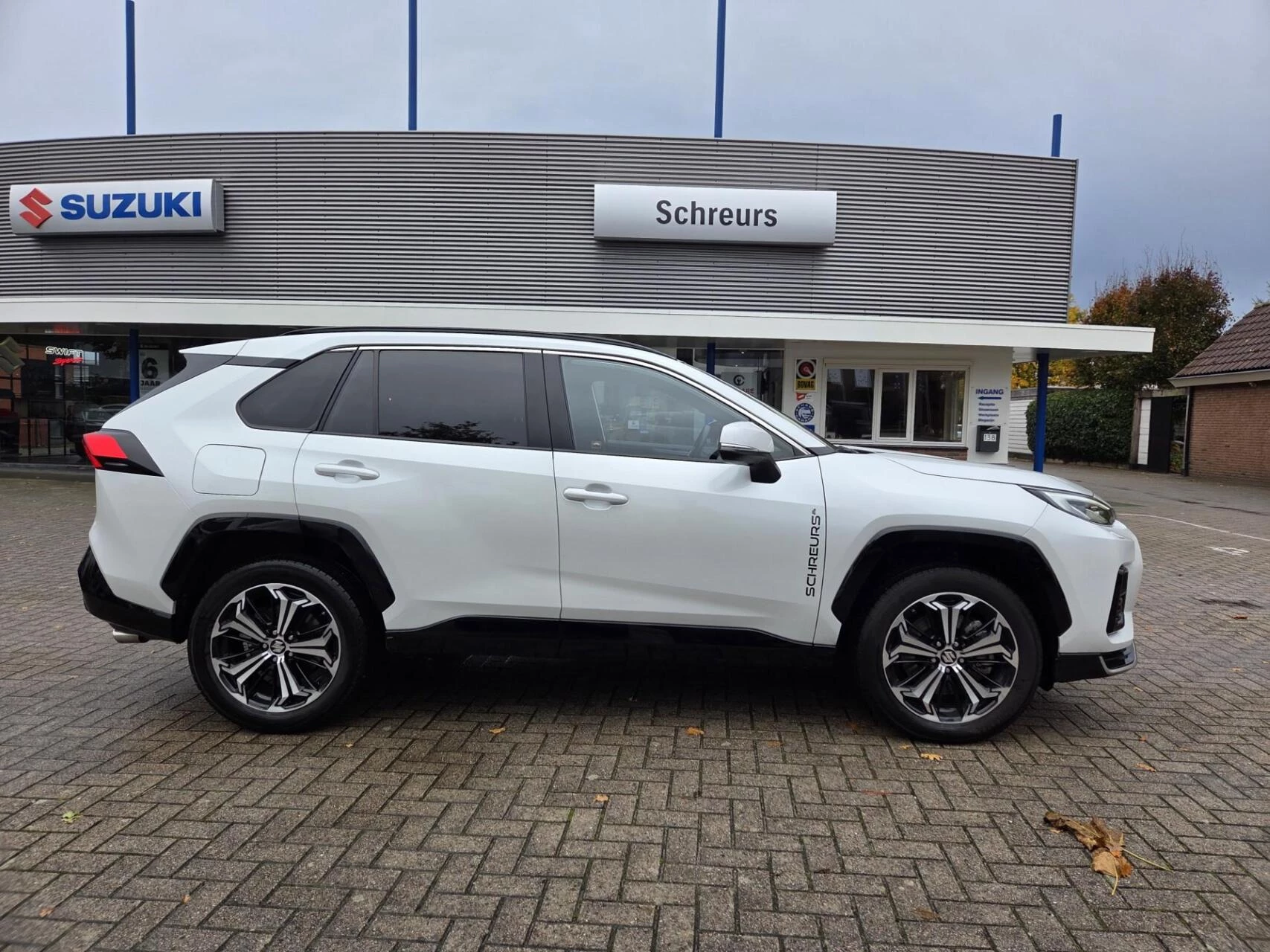 Hoofdafbeelding Suzuki Across