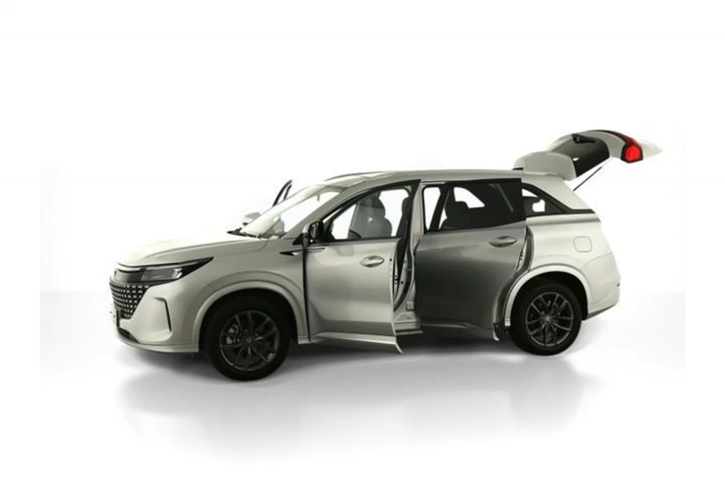 Hoofdafbeelding DFSK E5 PHEV
