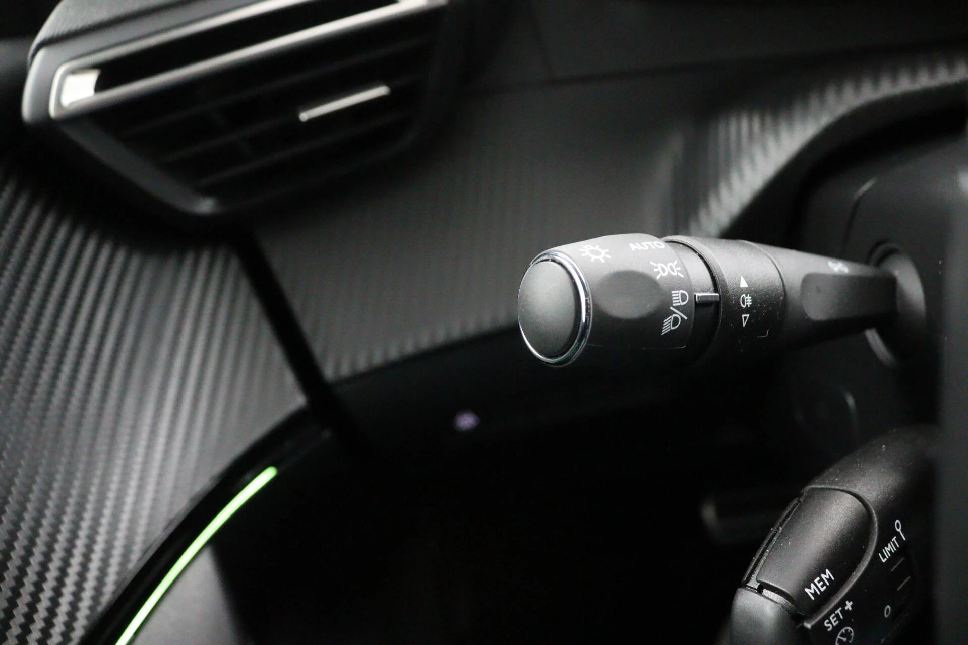 Hoofdafbeelding Peugeot e-2008