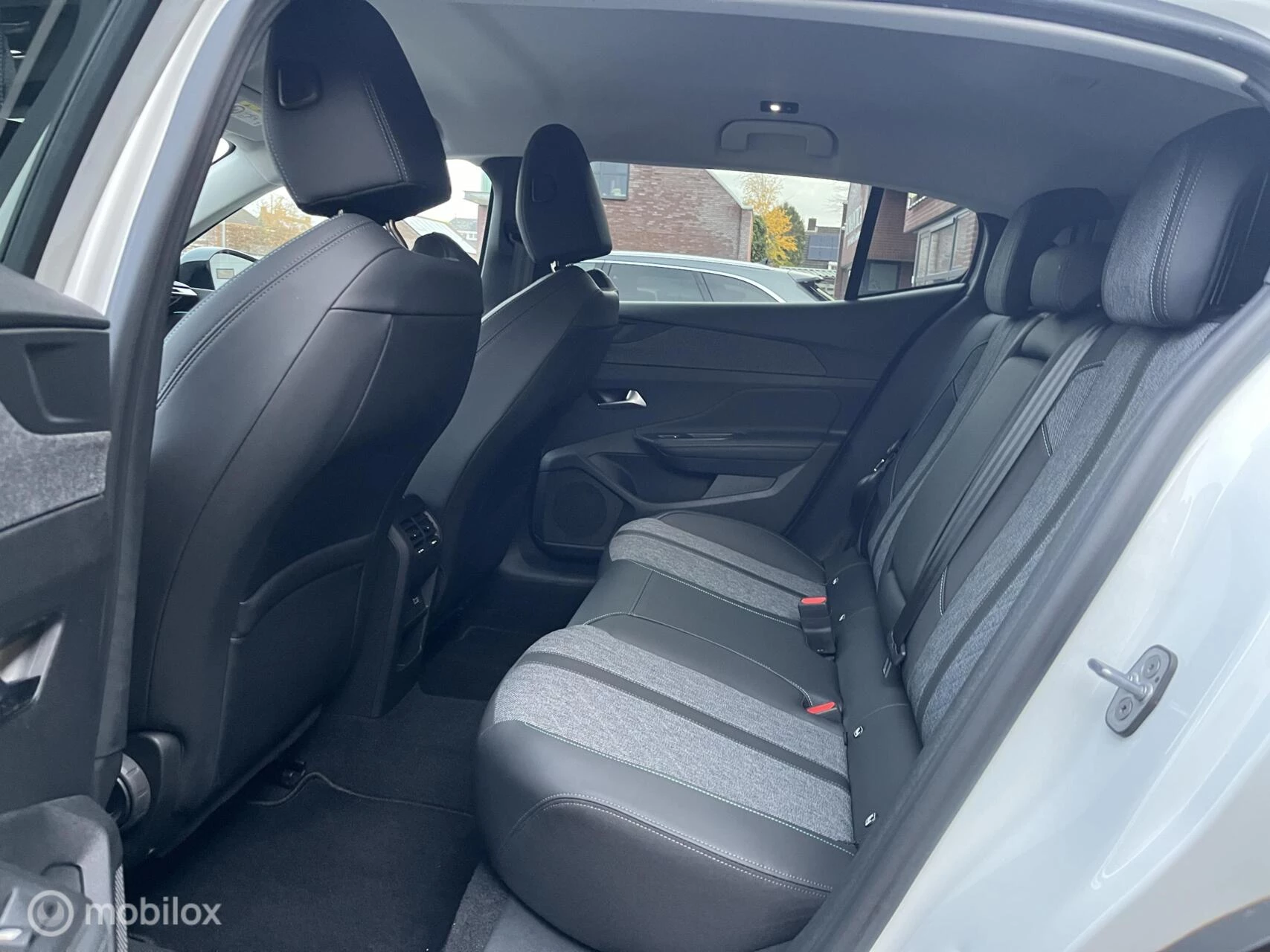 Hoofdafbeelding Peugeot 408