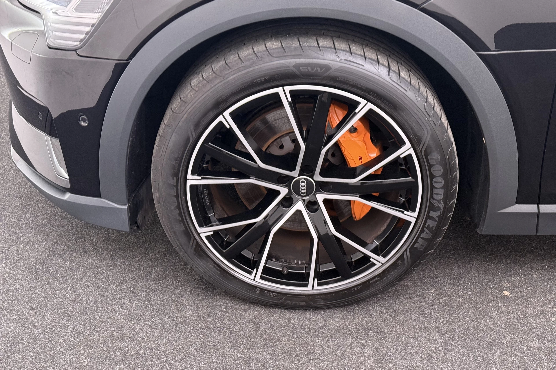 Hoofdafbeelding Audi e-tron