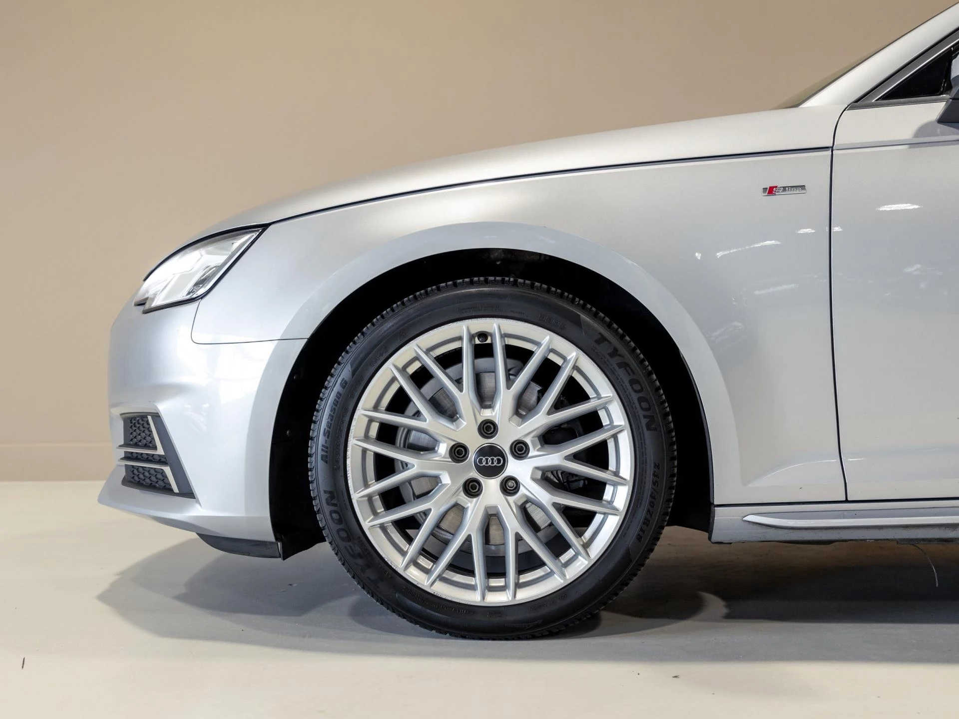Hoofdafbeelding Audi A4
