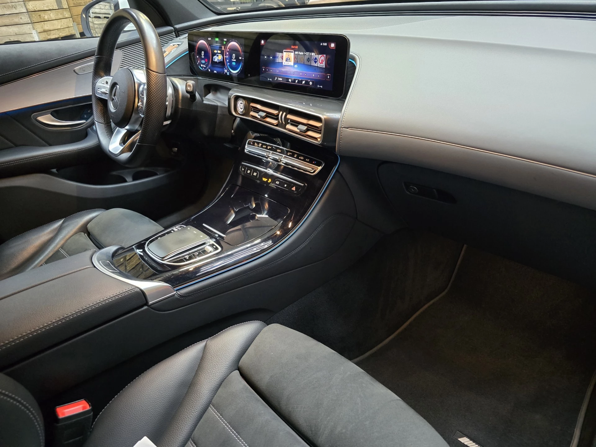 Hoofdafbeelding Mercedes-Benz EQC