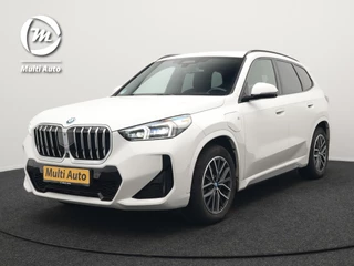 BMW X1 xDrive30e M Sport Plug In Hybrid 326pk Dealer O.H PHEV | Trekhaak Af Fabriek | Head Up | 360 Camera | Adaptive Cruise | Harman Kardon | Alcantara Sportstoelen Memory & Verwarmd | Apple Carplay | Navigatie | Sfeerverlichting |