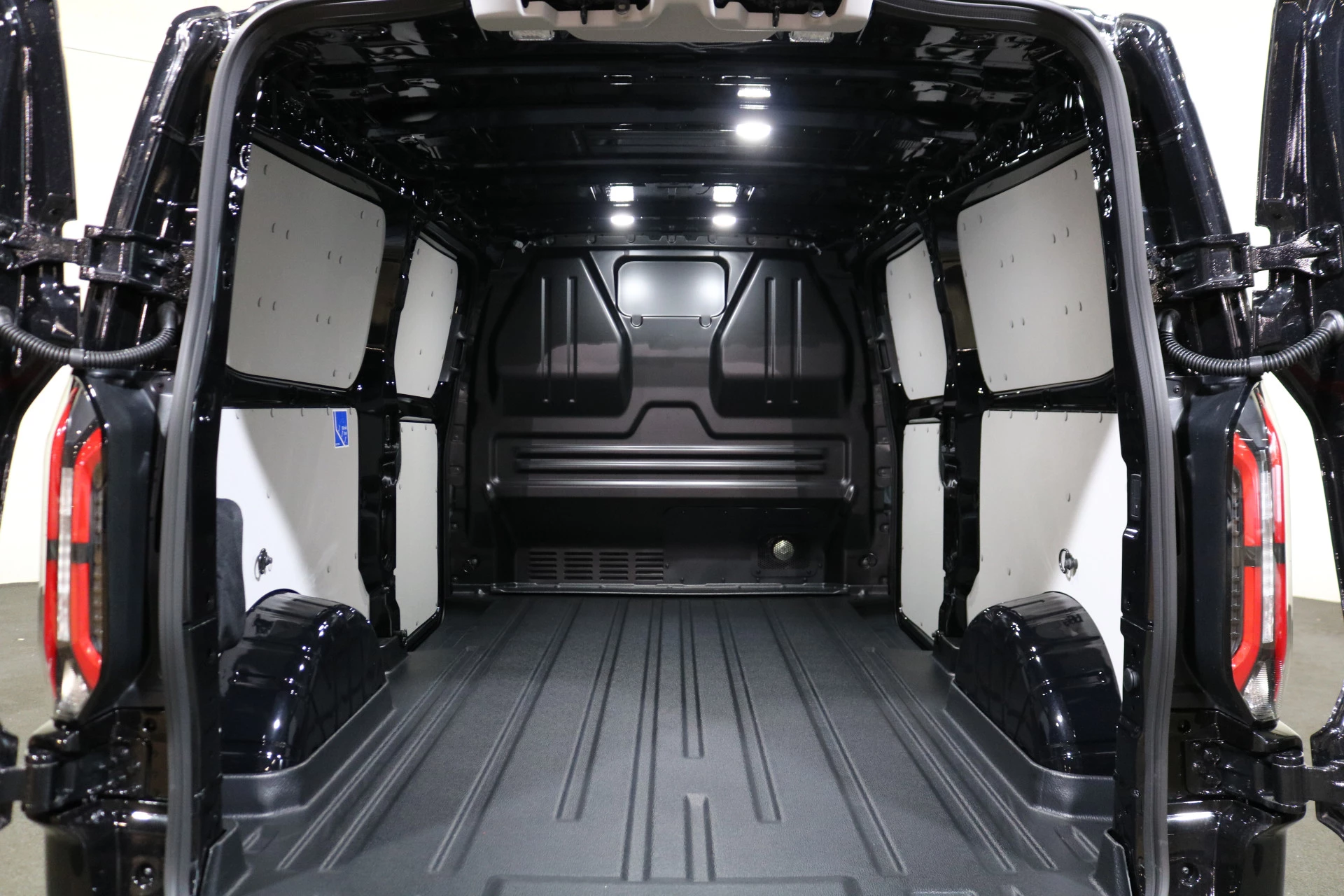 Hoofdafbeelding Ford E-Transit Custom