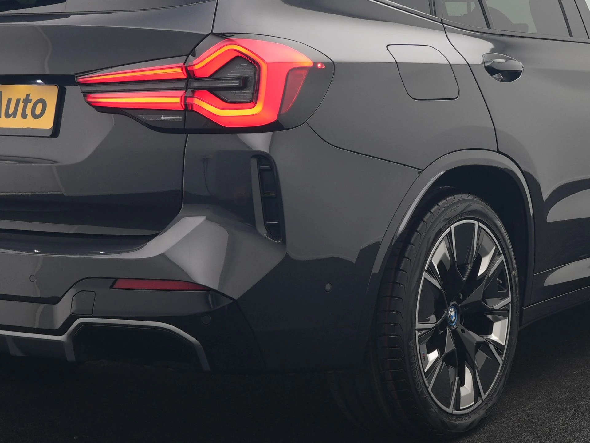 Hoofdafbeelding BMW iX3
