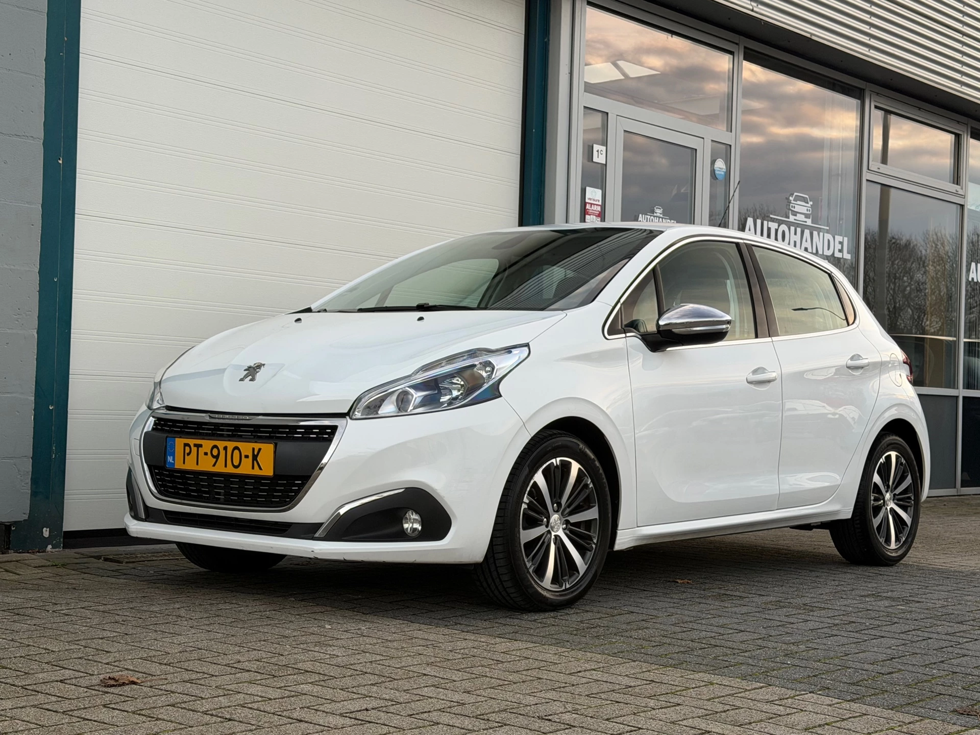 Hoofdafbeelding Peugeot 208