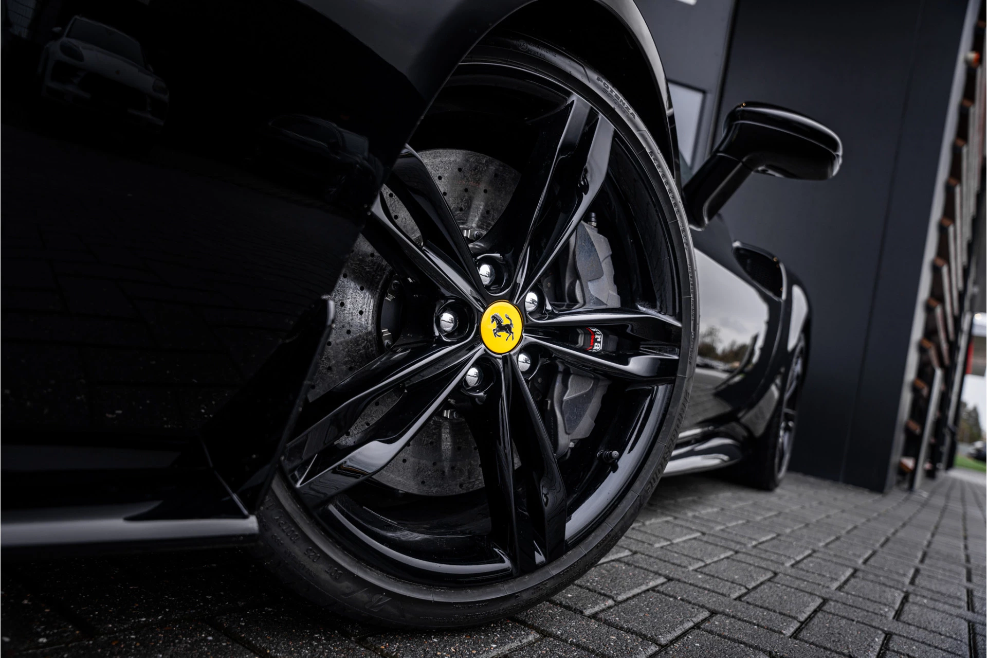 Hoofdafbeelding Ferrari 296