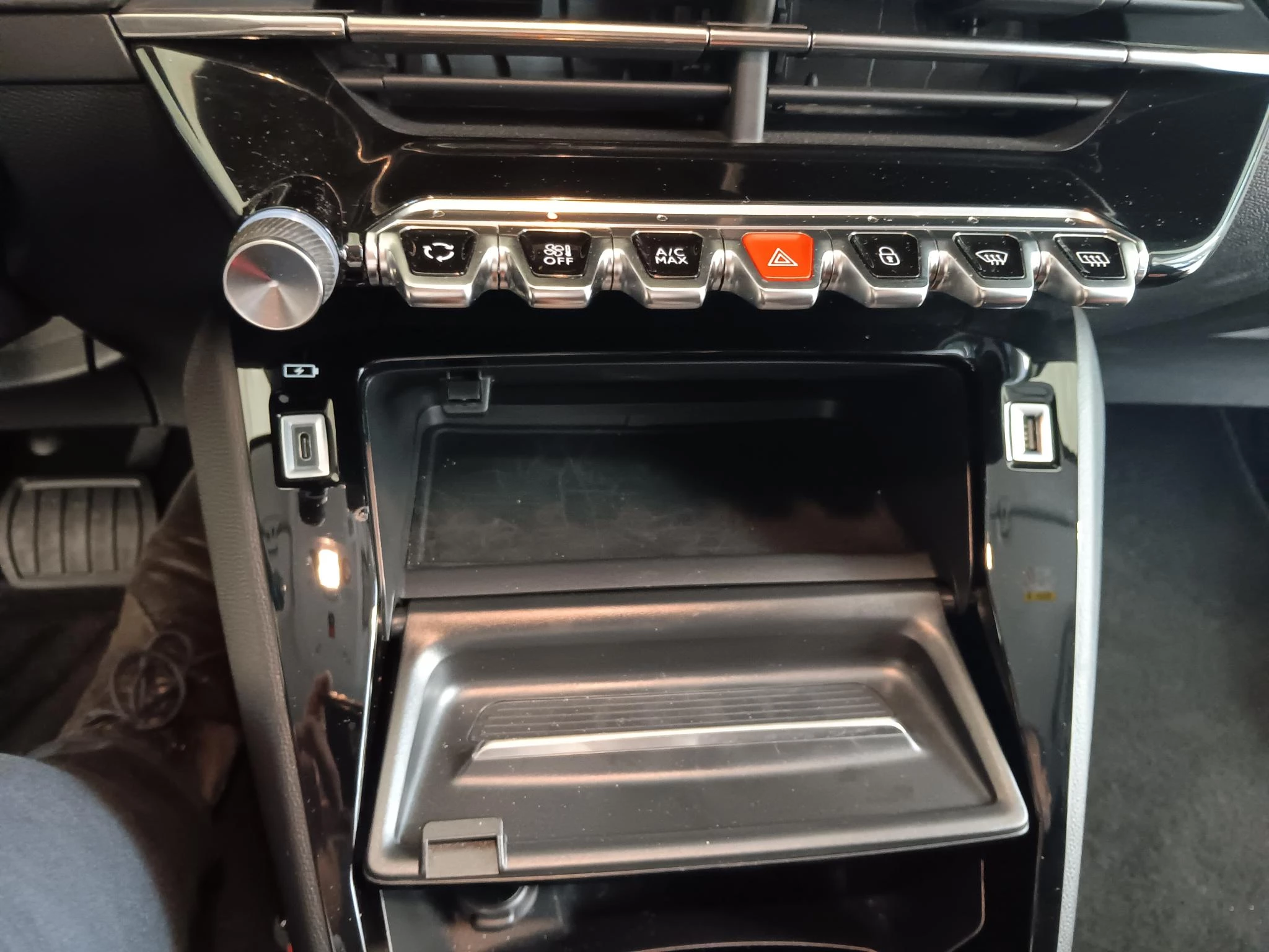 Hoofdafbeelding Peugeot e-208