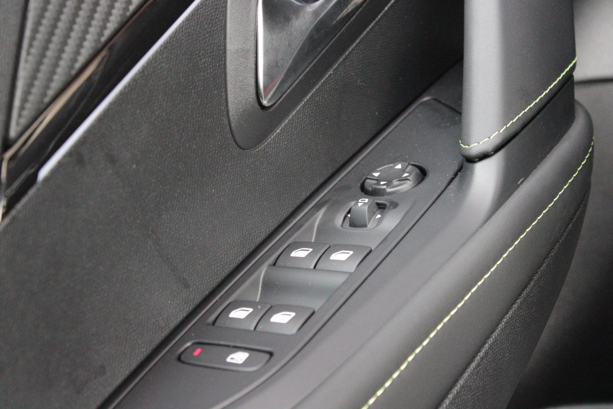 Hoofdafbeelding Peugeot e-208