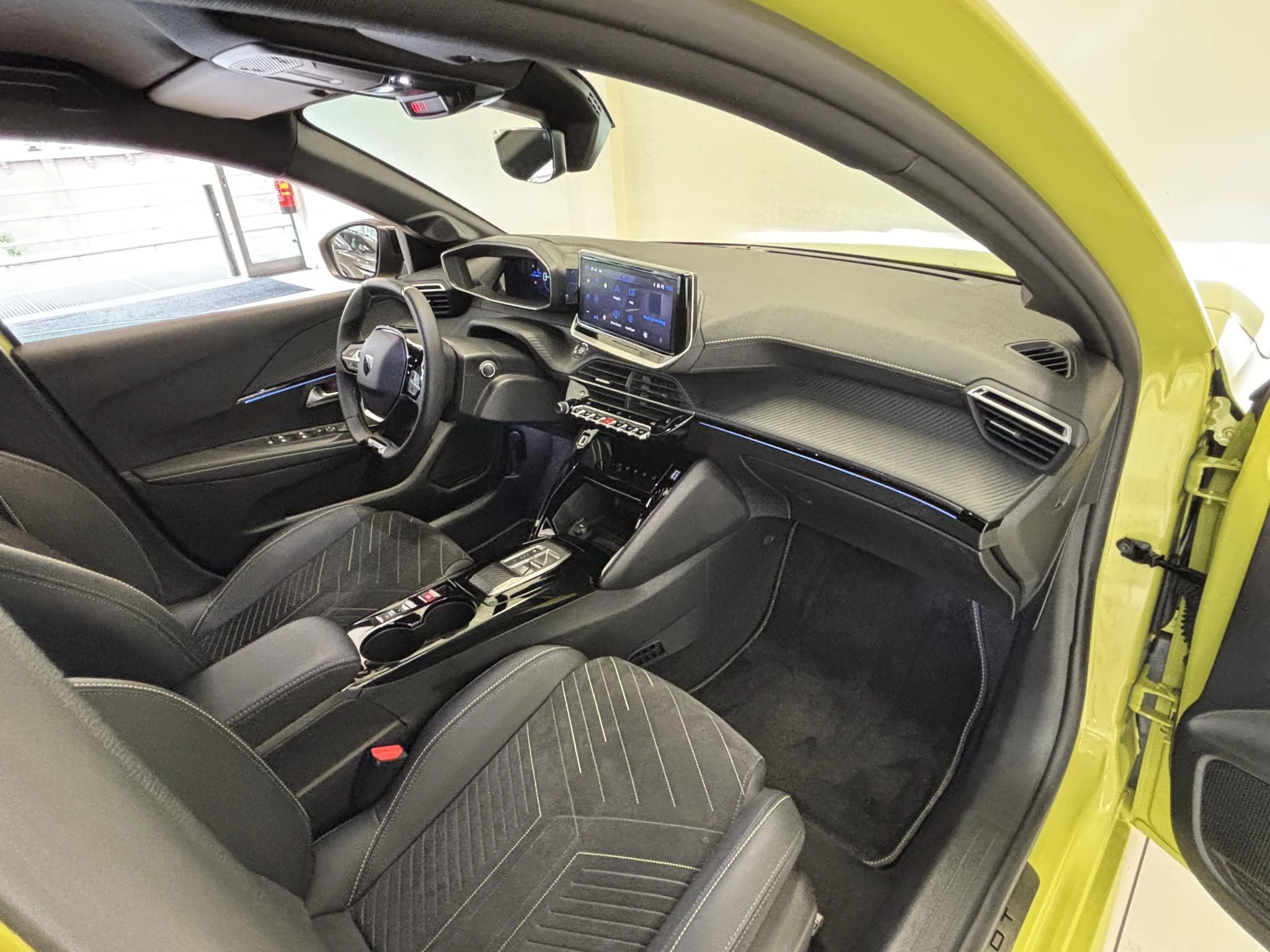 Hoofdafbeelding Peugeot e-208