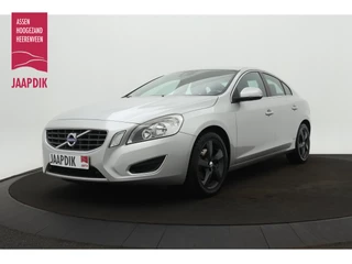 Volvo S60 BWJ 2011 1.6 180 PK T4 Momentum AUTOMAAT / TREKHAAK / CRUISE / CLIMA / NAVI / PARKEERSENSOREN / LMV / BLUETOOTH