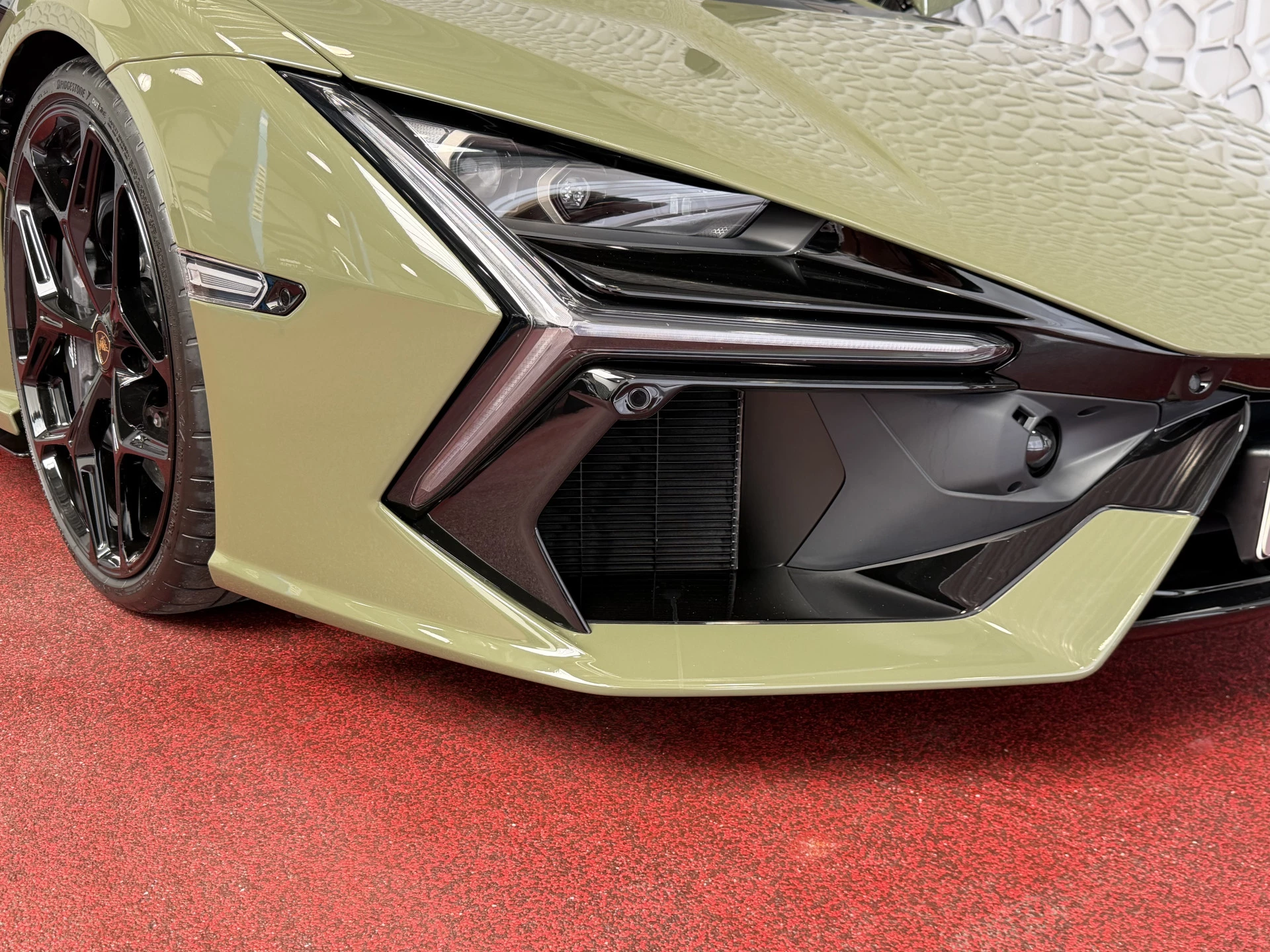 Hoofdafbeelding Lamborghini Revuelto