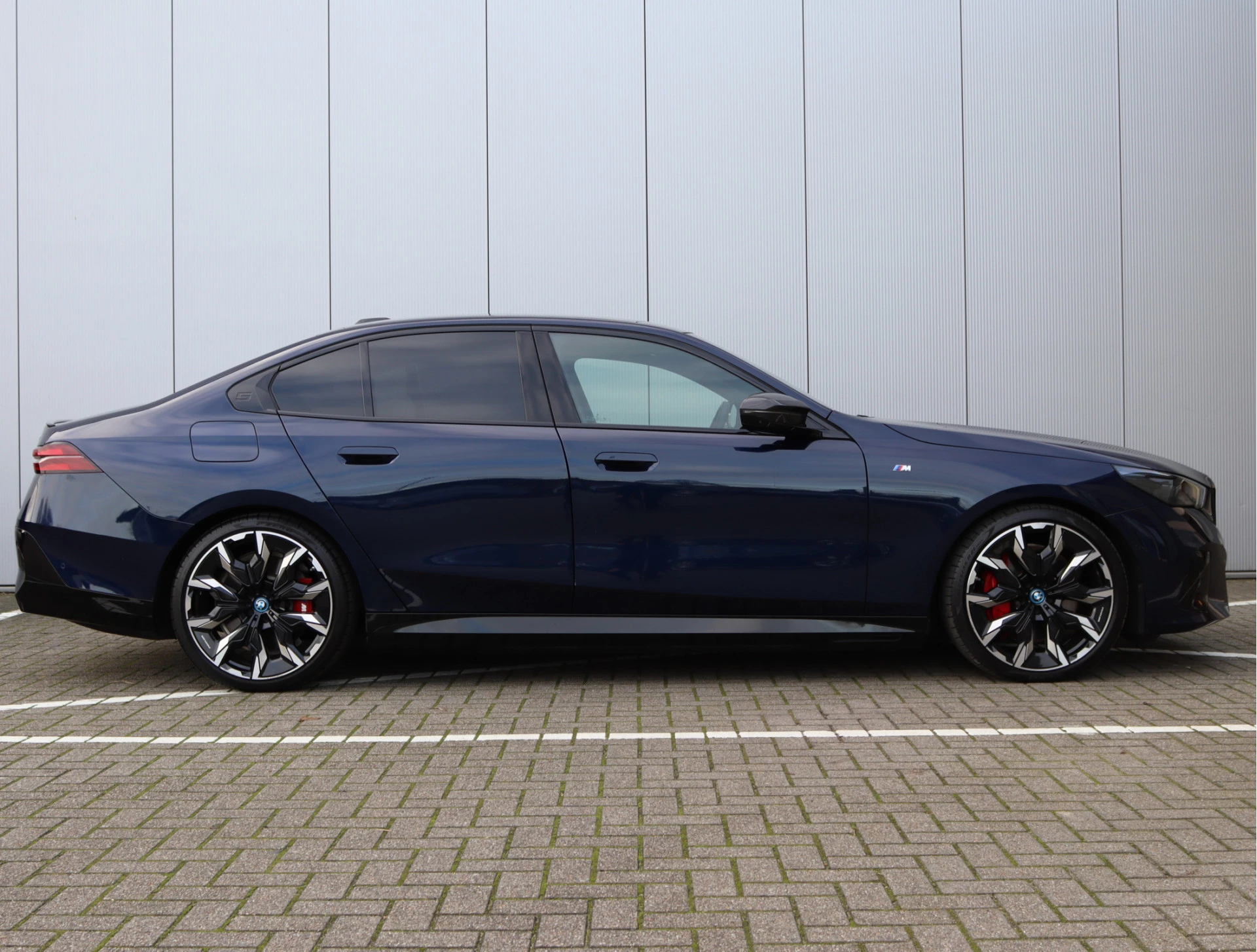 Hoofdafbeelding BMW i5