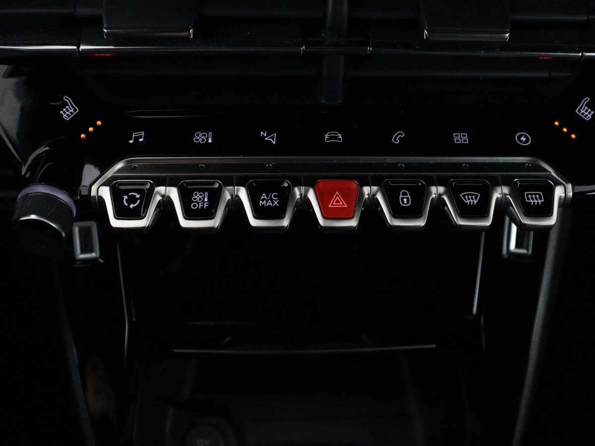 Hoofdafbeelding Peugeot e-2008