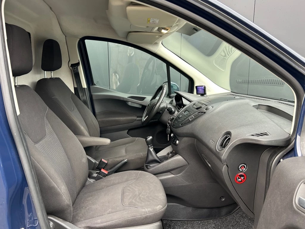 Hoofdafbeelding Ford Transit Courier