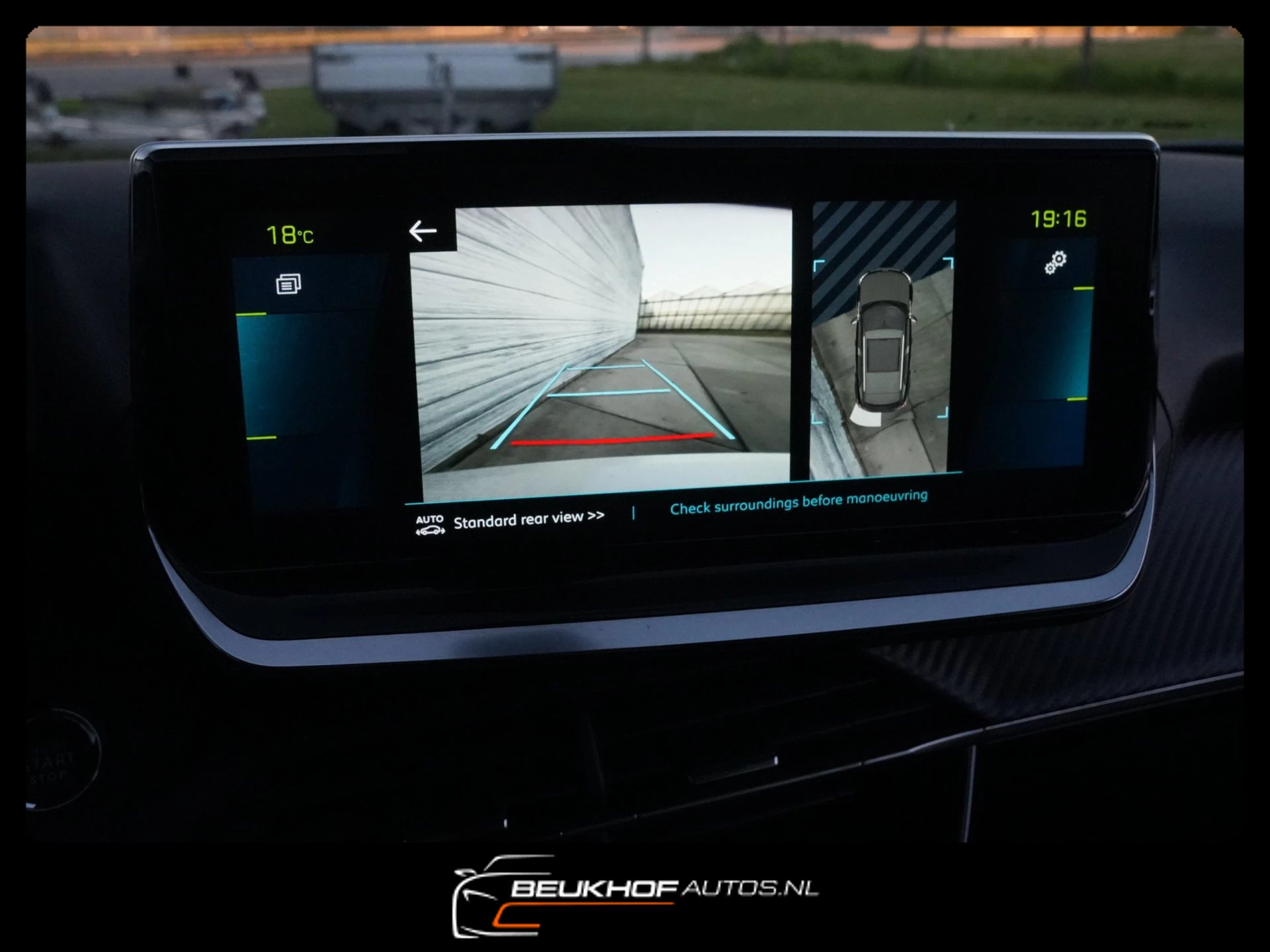 Hoofdafbeelding Peugeot e-2008