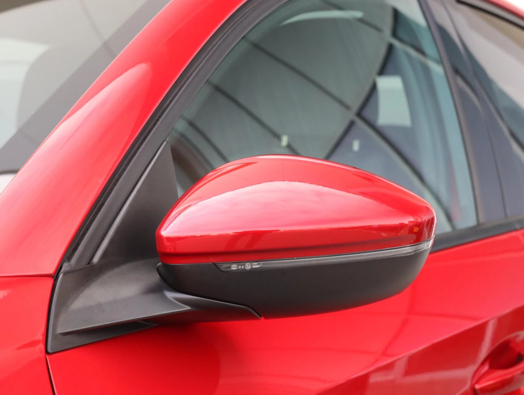 Hoofdafbeelding Peugeot e-208