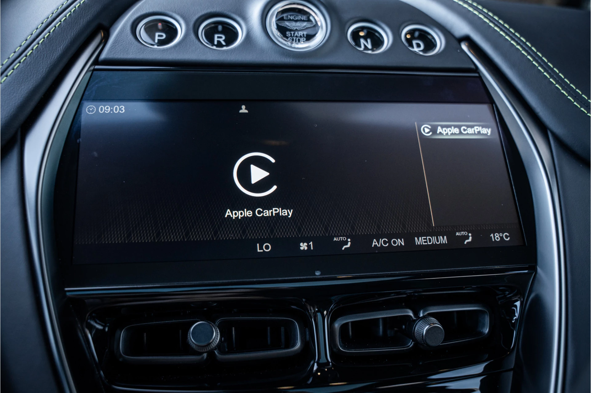 Hoofdafbeelding Aston Martin DBX