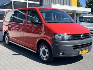Hoofdafbeelding Volkswagen Transporter Volkswagen Transporter Kombi 2.0 TDI L2H1 4Motion 140 pk 8 persoons BTW en BPM vrij Airco Cruise control PDC 1e eigenaar Euro 5 Combi Personenbus Passenger Groepsvervoer Taxi Ex. overheidsauto Marge BTW en BPM vrij