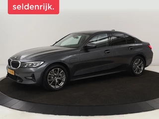 BMW 3-serie 320e Sport Line | Leder | Stoelverwarming |  Camera | Sportstoelen | Live Cockpit | Carplay | Navigatie | Parkeerhulp | Climate control