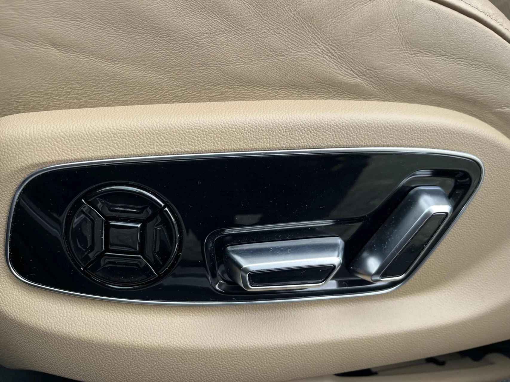 Hoofdafbeelding Audi A8