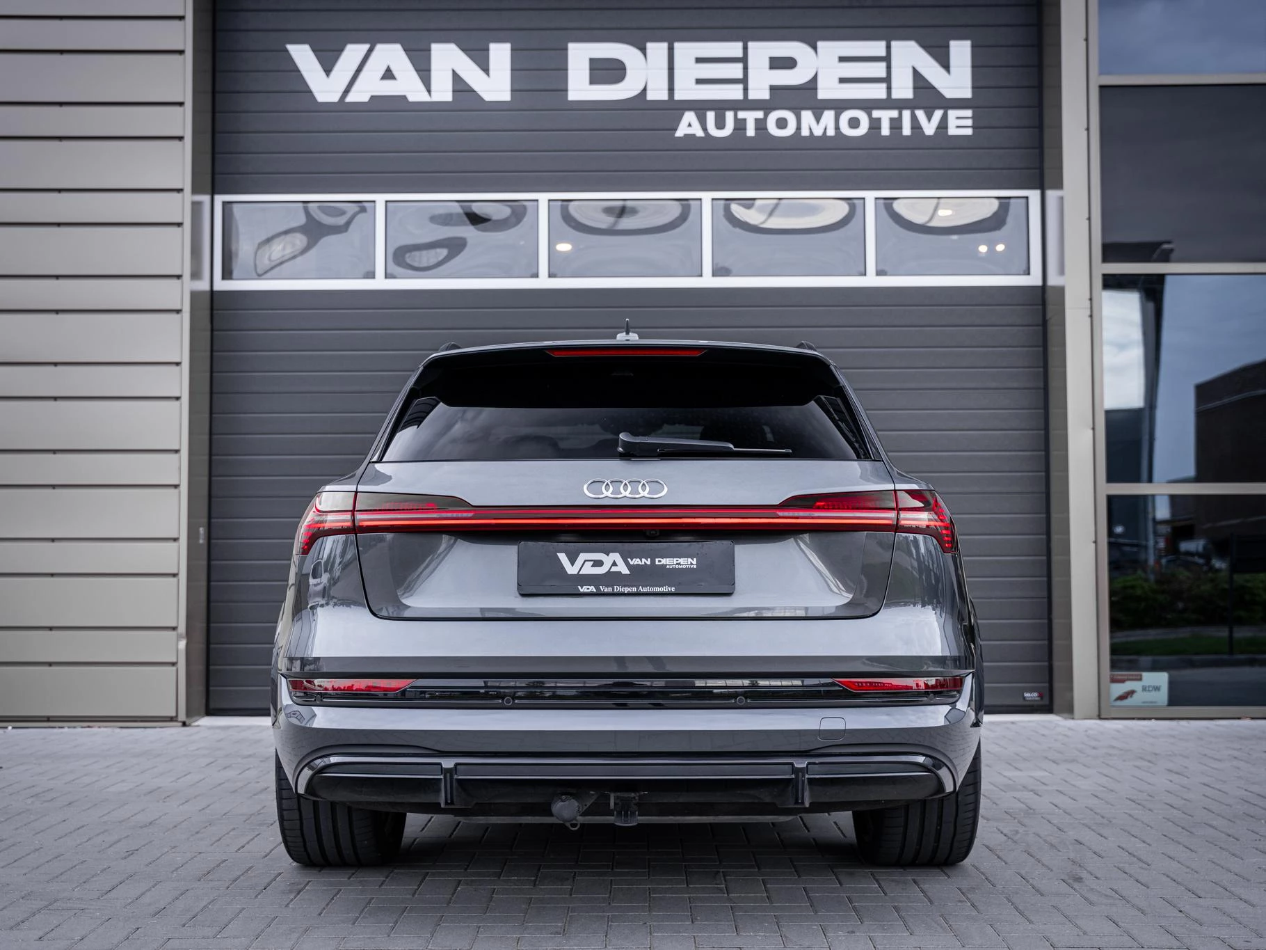 Hoofdafbeelding Audi e-tron