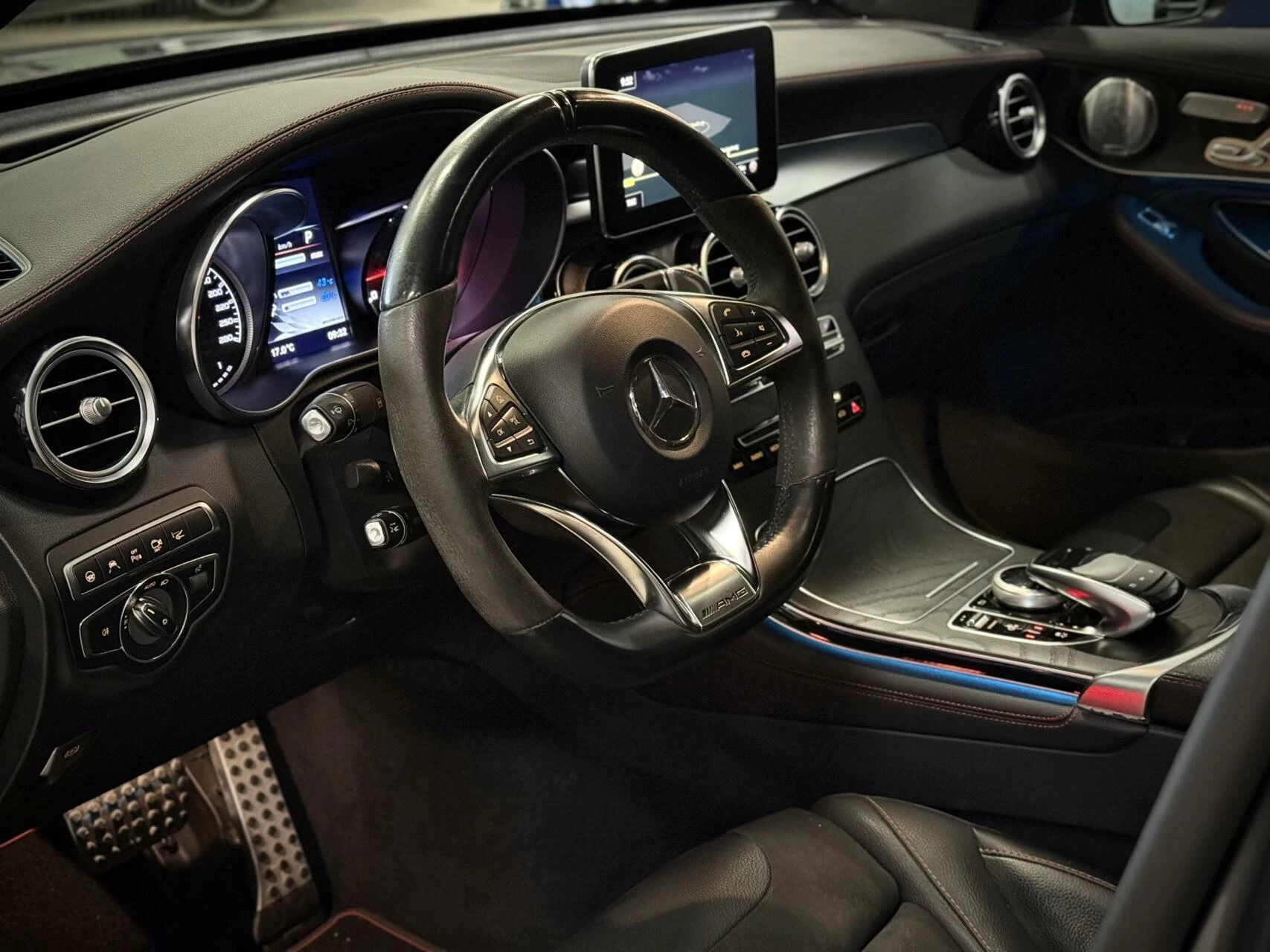Hoofdafbeelding Mercedes-Benz GLC