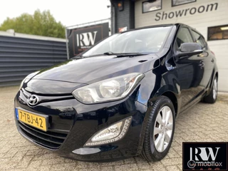 Hoofdafbeelding Hyundai i20 Hyundai i20 1.2i i-Motion *TREKHAAK AFNEEMBAAR*AIRCO*NAP*