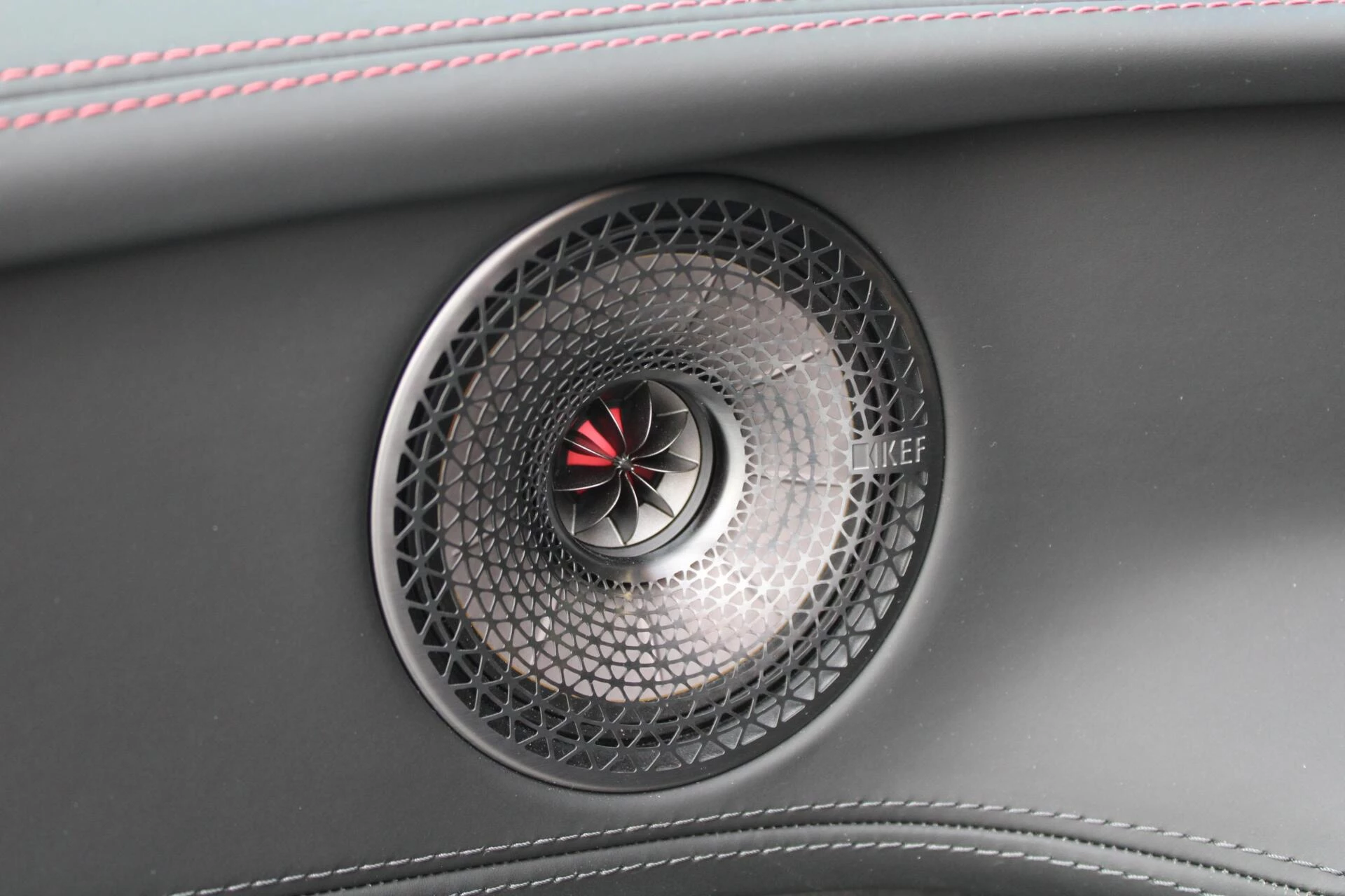 Hoofdafbeelding Lotus Eletre