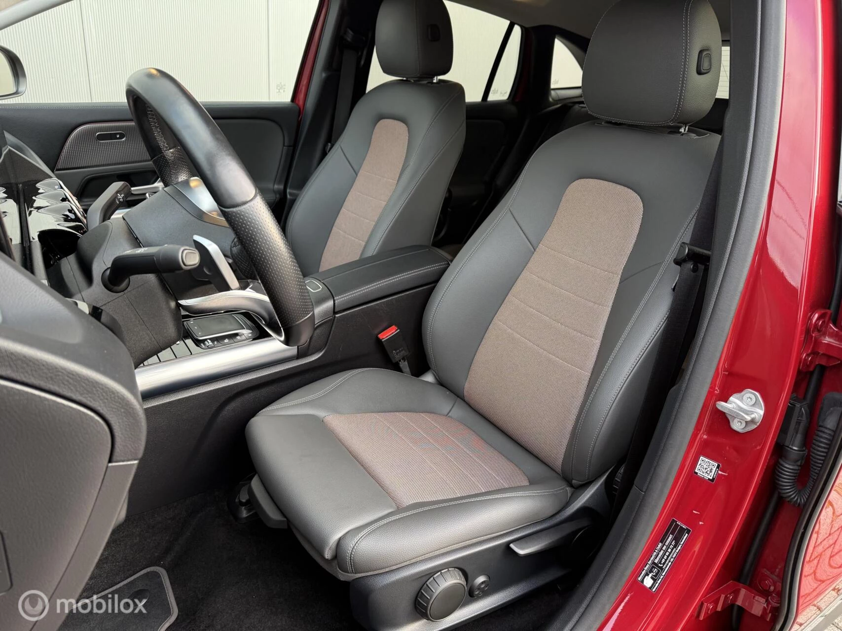 Hoofdafbeelding Mercedes-Benz EQA