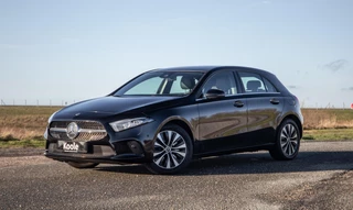 Hoofdafbeelding Mercedes-Benz A-Klasse Mercedes-Benz A-klasse 250 e Business Line PANORAMA DAK / WIDESCREEN / 360 CAMERA / CARPLAY