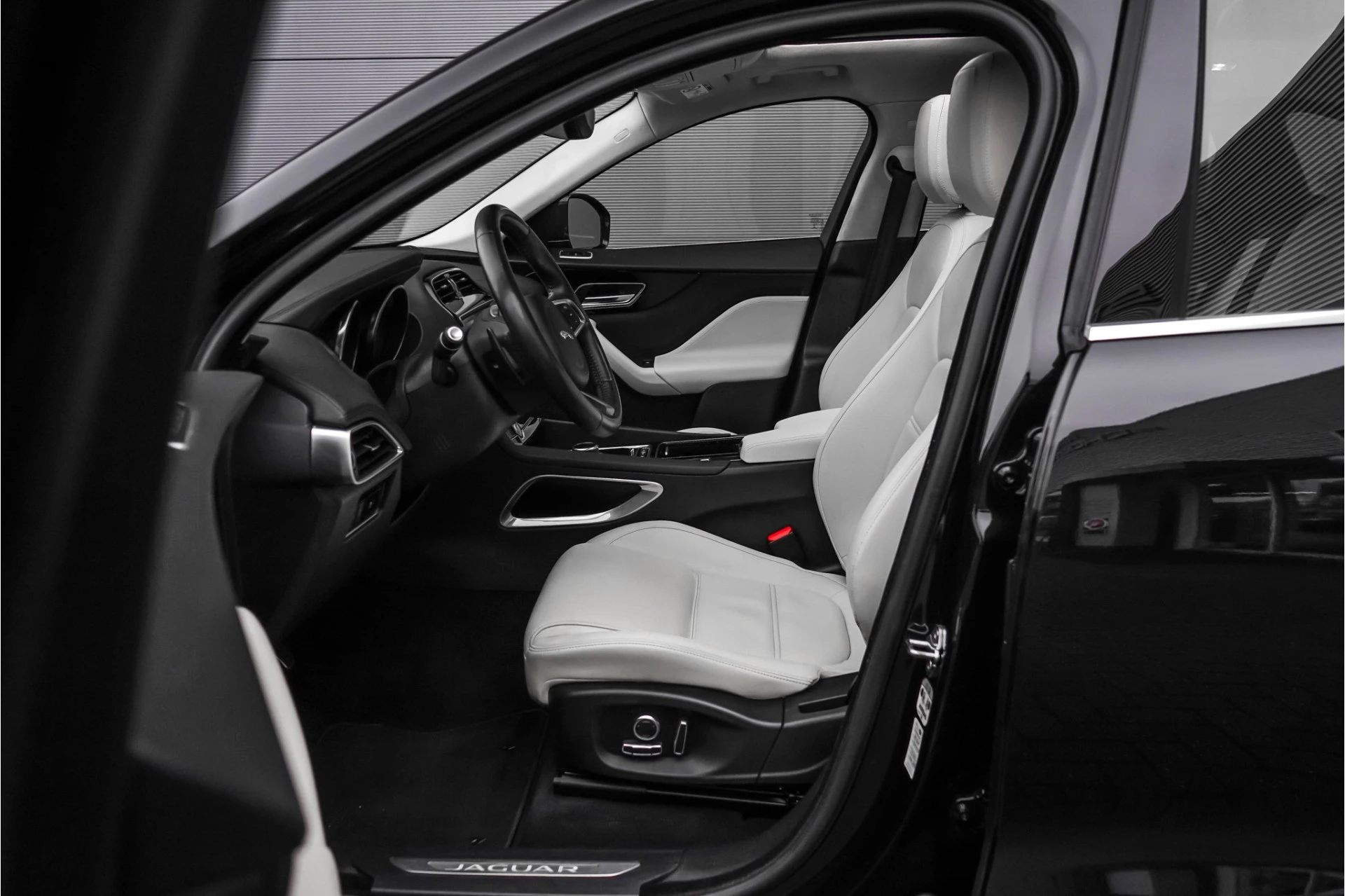 Hoofdafbeelding Jaguar F-PACE